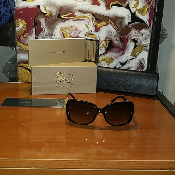 Burberry Accessories - NWT Authentic Womens Burberry Square Sunglasses